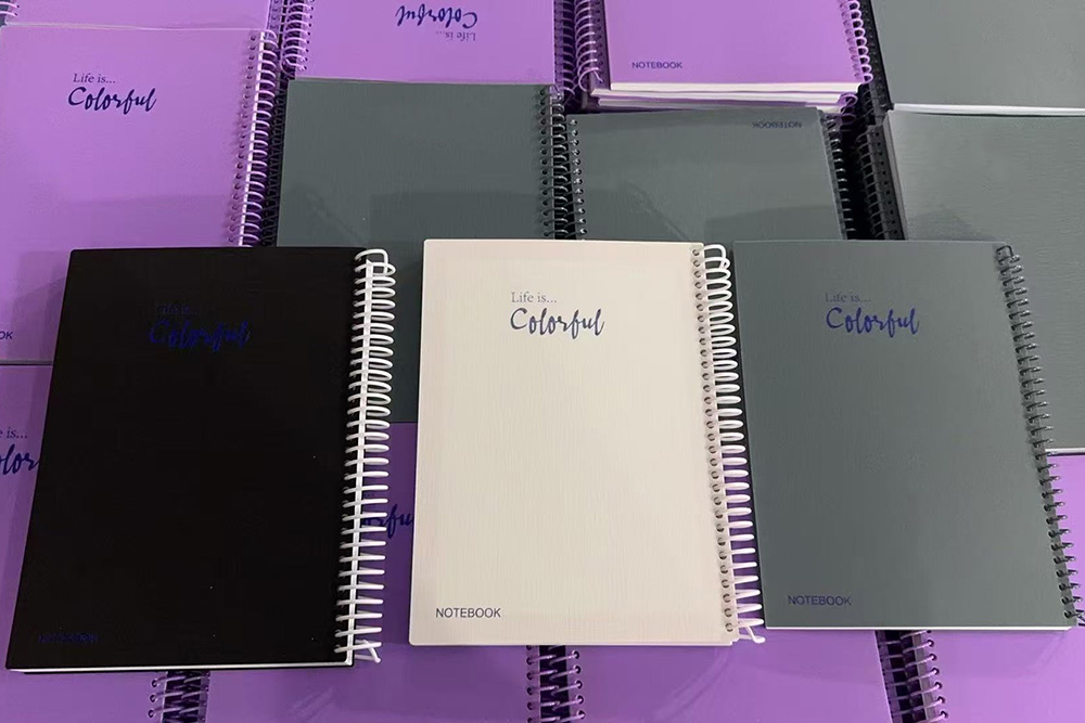 Notebook cuộn dây xoắn ốc mới được ra mắt, thắp sáng trải nghiệm viết mới