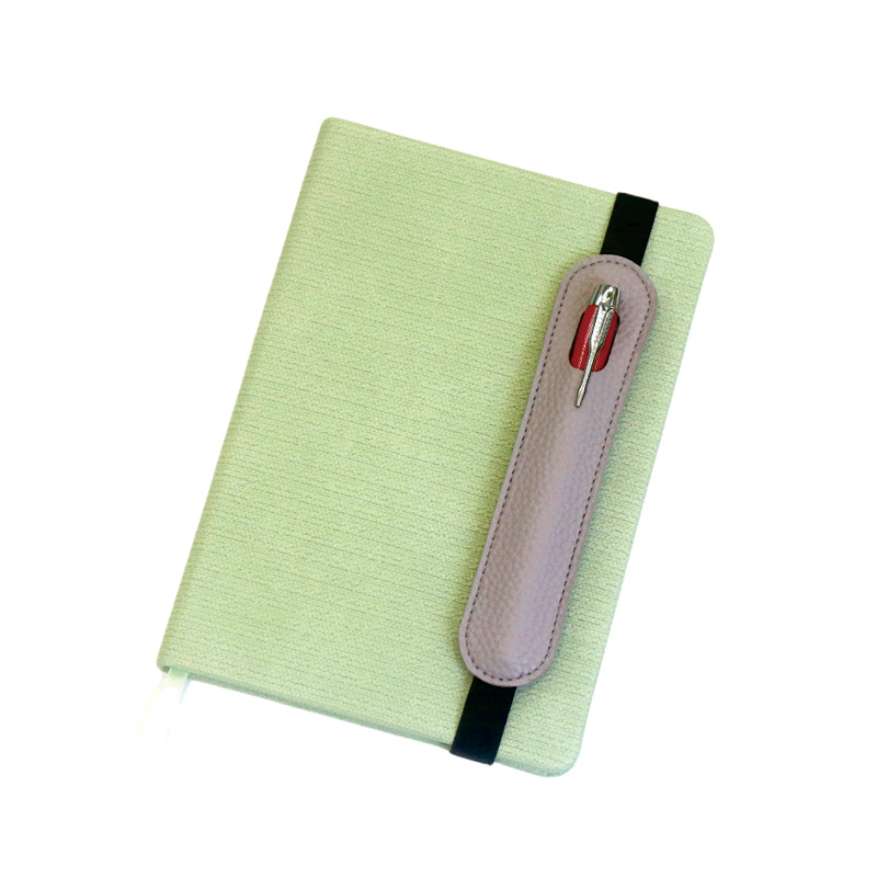 Notebook màu xanh lá cây